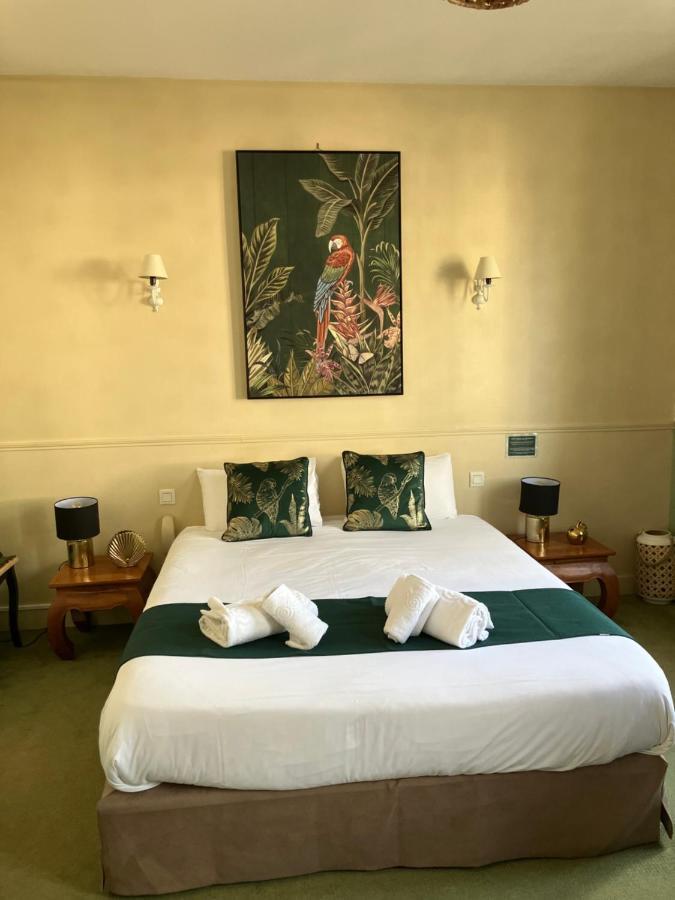 Hotel De La Cote Fleurie Deauville Bagian luar foto