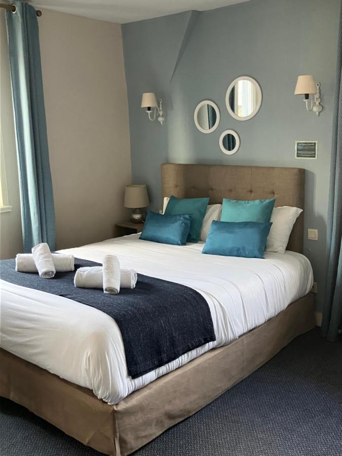 Hotel De La Cote Fleurie Deauville Bagian luar foto